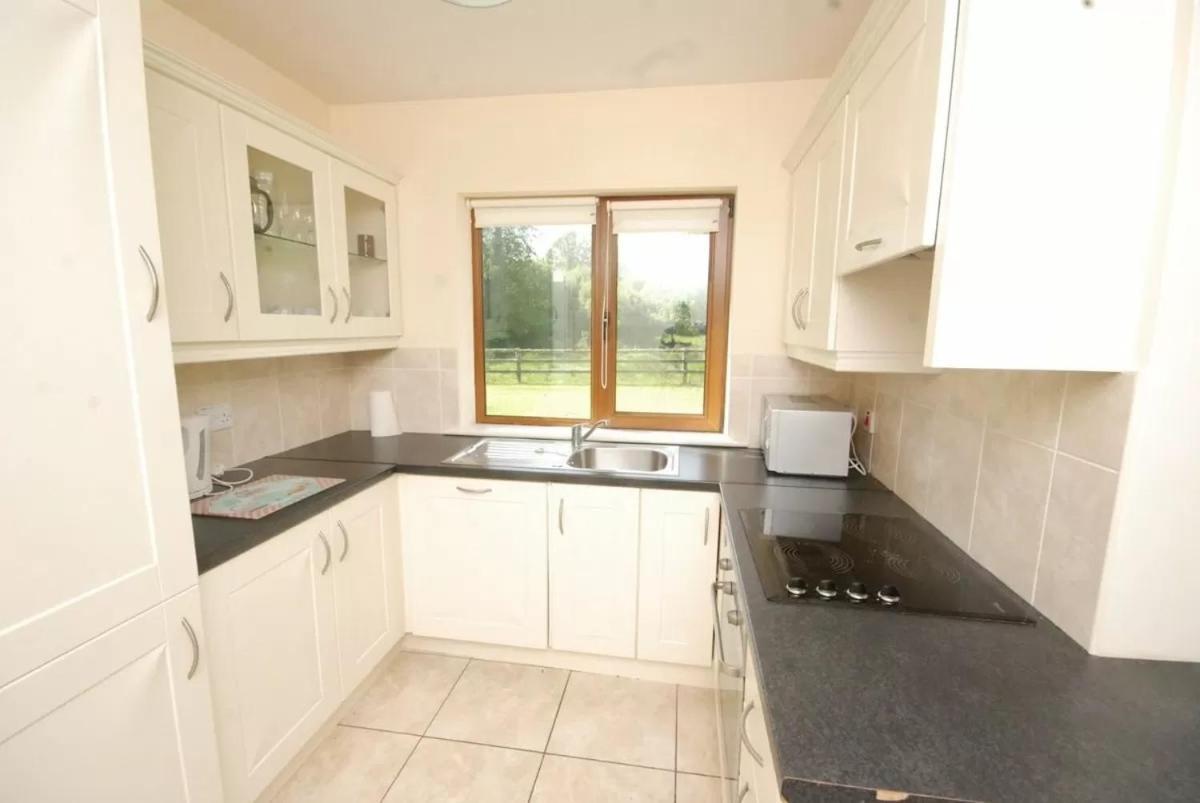 No 2 Ardnagashel Woods Villa Ballylickey ภายนอก รูปภาพ